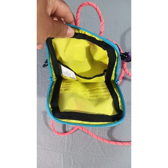 KAVU Pineapple Rope Sling Bag – Mini Crossbody Purse, Tropical Print - Picture 3 of 4